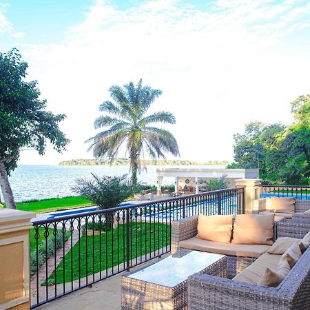 Brovad Sands Lodge Kalangala Extérieur photo