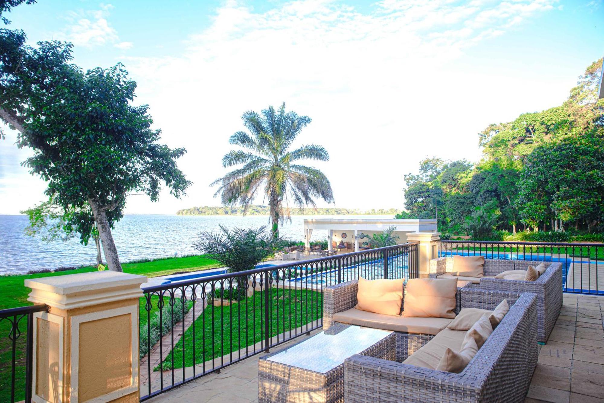 Brovad Sands Lodge Kalangala Extérieur photo