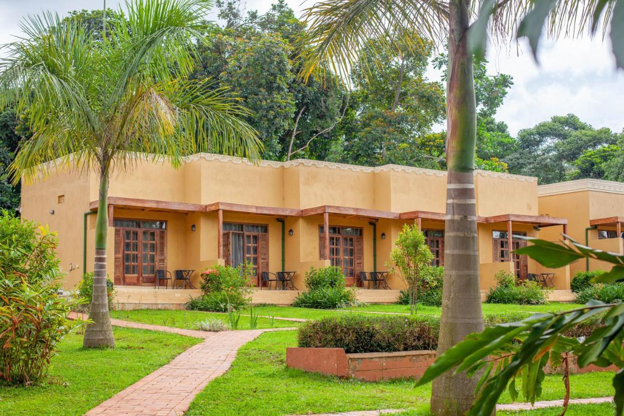 Brovad Sands Lodge Kalangala Extérieur photo
