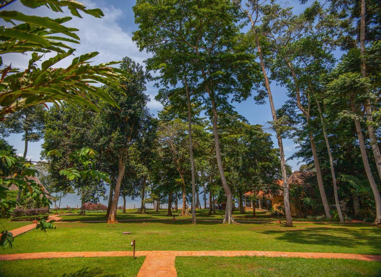 Brovad Sands Lodge Kalangala Extérieur photo